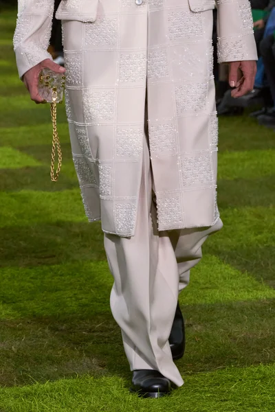 Look 188